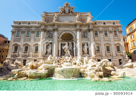 Fountain di Trevi in Rome, Italy 90093914