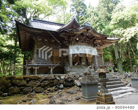 新緑の中にたたずむ十和田神社 新緑の中にたたずむ十和田神社 90094480