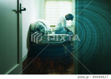 中年男性の疲れ 90098827