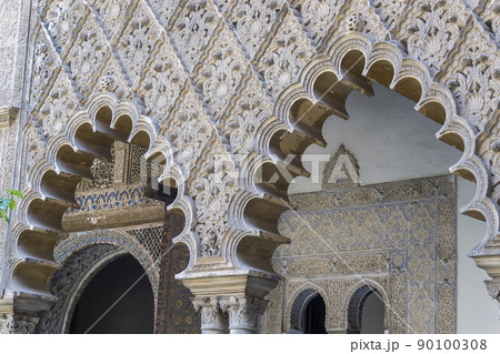 Royal Alcazar of Seville, a walled palatial complex built in different historical stages. 90100308