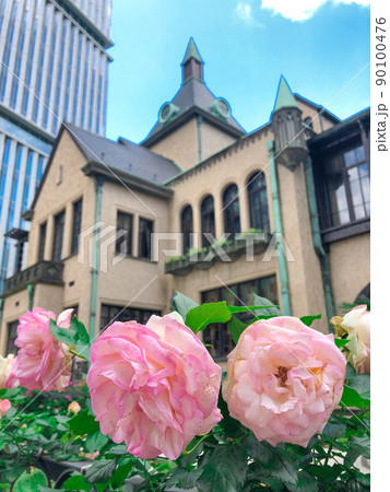 東京赤坂・東京ガーデンテラス紀尾井町のローズガーデン 東京赤坂・東京ガーデンテラス紀尾井町のローズガーデン 90100476