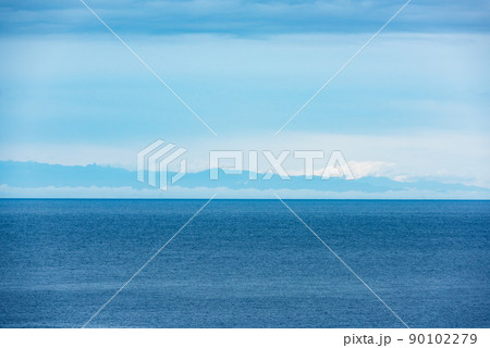 与那国島から見える台湾の島影 90102279