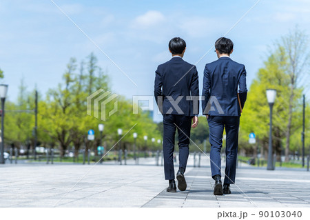 ビジネスマン　後ろ姿 90103040
