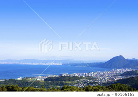 別府大分市街地と別府湾一望 90106165