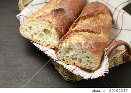 フランスパン、かご入り フランスパン、かご入り 90106237