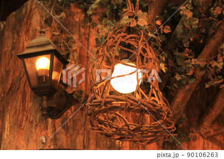 山葡萄の蔓で編んだランプシェード 山葡萄の蔓で編んだランプシェード