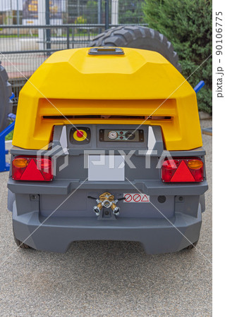Compact Portable Air Compressor Compact Portable Air Compressor 90106775