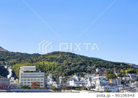 別府鉄輪の湯けむり 90106948