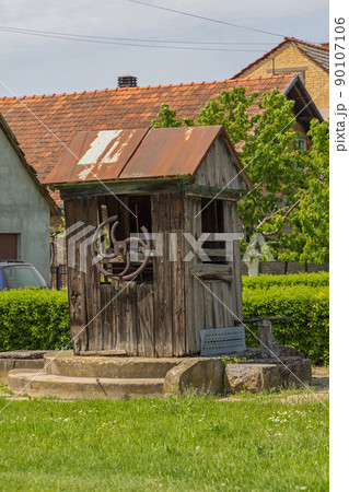 Abandoned Water Well 90107106