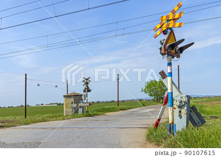 Broken Multi Rail Crossing Broken Multi Rail Crossing 90107615