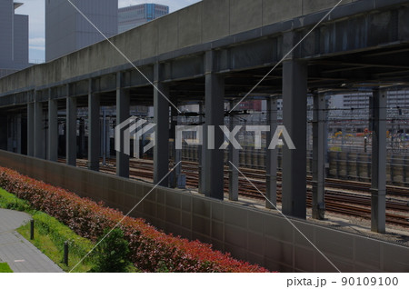 品川保線技術センター付近の新幹線高架 90109100