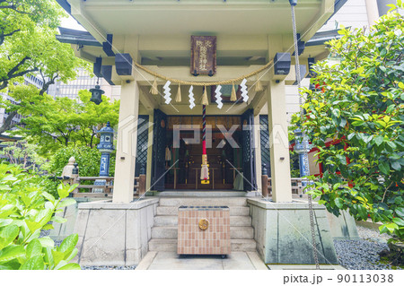 坐摩神社　いかすり神社　防火陶器神社（大阪市本町　新緑の季節） 90113038