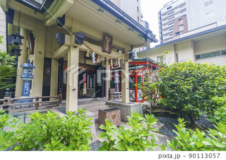 坐摩神社　いかすり神社　防火陶器神社（大阪市本町　新緑の季節） 90113057