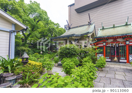 坐摩神社　いかすり神社　稲荷神社　防火陶器神社（大阪市本町　新緑の季節） 90113060