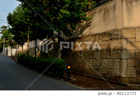 東京渋谷　松涛周辺の閑静な高級住宅街の風景 90113725