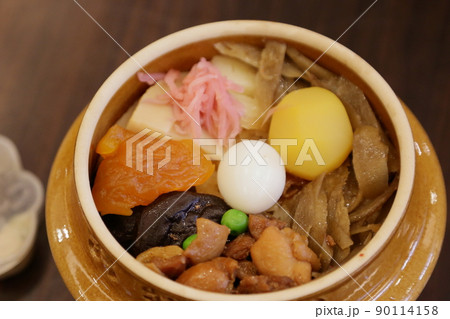 軽井沢名物の峠の釜飯 90114158