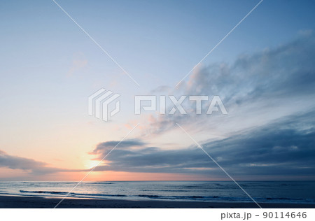 5月後半　久慈浜海岸の朝焼け雲 90114646