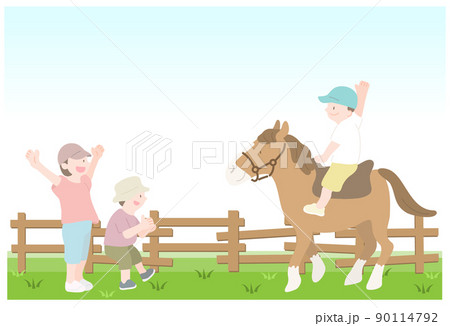 牧場でポニーに乗って乗馬体験を楽しむ子供/主線なし 90114792