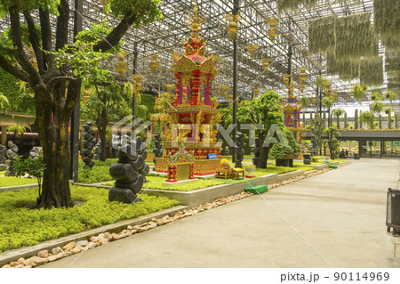 Beautiful garden decoration in Nong Nooch Tropical Botanical Garden in Chonburi,Thailand. Beautiful garden decoration in Nong Nooch Tropical Botanical Garden in Chonburi,Thailand. 90114969