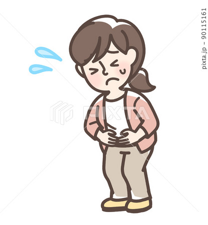 腹痛でお腹をおさえている女性 90115161