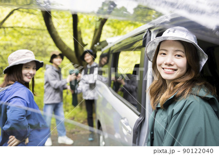 友達とお出かけ アウトドア 卒業旅行イメージ 友達とお出かけ アウトドア 卒業旅行イメージ 90122040