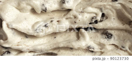 アイスクリームの背景素材。チョコレートチップの入ったアイスクリーム 90123730