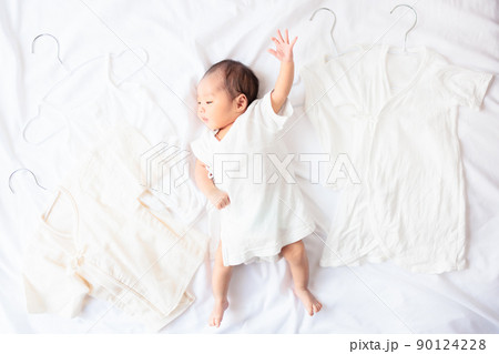 肌着の種類と元気な赤ちゃん 肌着の種類と元気な赤ちゃん 90124228