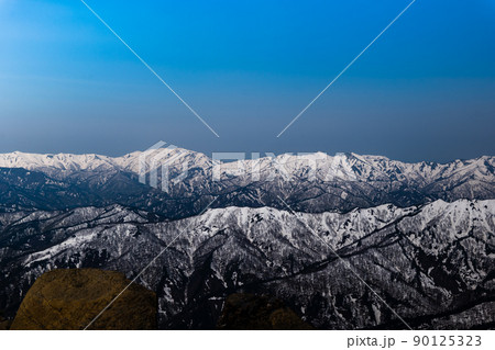 冬の至仏山から見た三国連山 冬の至仏山から見た三国連山 90125323
