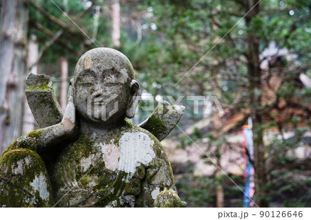 宝積山　光前寺　本堂前階段の左にある地蔵菩薩像 90126646