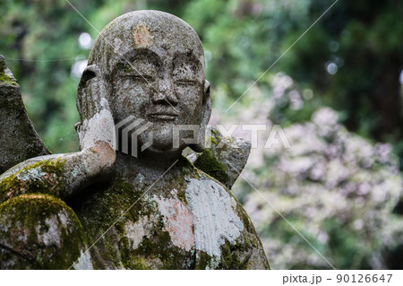 宝積山　光前寺　本堂前階段の左にある地蔵菩薩像 90126647