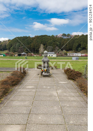 入鹿の首塚といわれる五輪塔 入鹿の首塚といわれる五輪塔 90128454