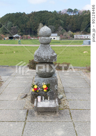 入鹿の首塚といわれる五輪塔 入鹿の首塚といわれる五輪塔 90128466