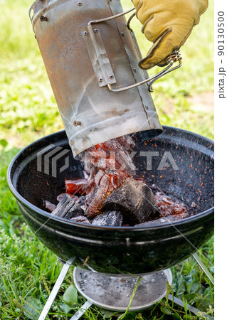 BBQで炭火をおこす BBQで炭火をおこす 90130500