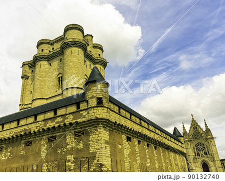 French royal fortress in the town of Vincennes 90132740