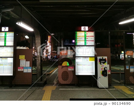 新潟 新潟駅万代口バスターミナル 夜景 新潟 新潟駅万代口バスターミナル 夜景 90134690