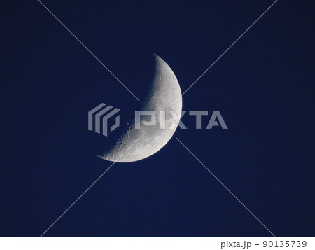 夜の三日月 90135739