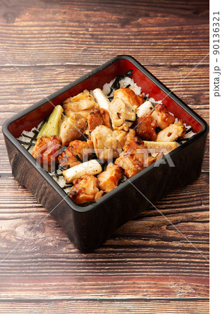 焼き鳥丼 90136321