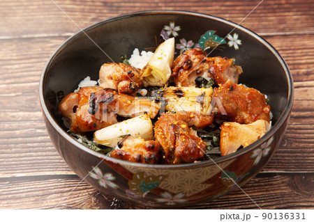 焼き鳥丼 90136331