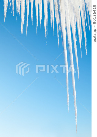 icicles on blue 90136419