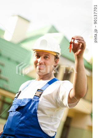 builder manager delivering the house 90137701