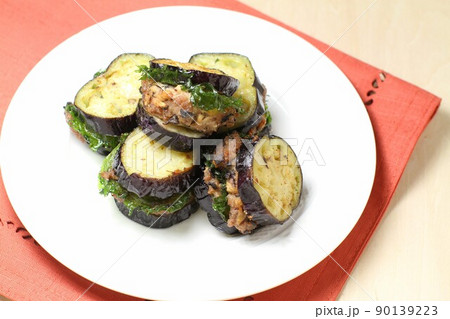 ナスの挽き肉はさみ揚げ ナスの挽き肉はさみ揚げ 90139223