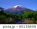 20220526林道富士線からの早朝の青空の富士山 20220526林道富士線からの早朝の青空の富士山 90139698