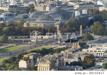 Paris, the Alexandre III bridge on the Seine, with the Grand Palais in background Paris, the Alexandre III bridge on the Seine, with the Grand Palais in background 90142627