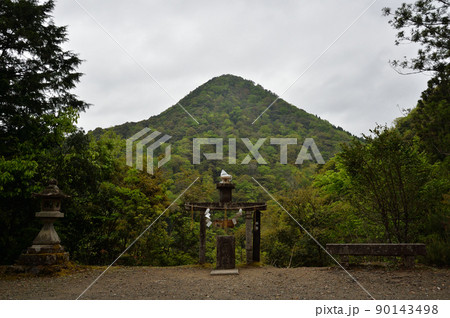 元伊勢内宮皇大神社、日室ヶ岳遙拝所 元伊勢内宮皇大神社、日室ヶ岳遙拝所 90143498
