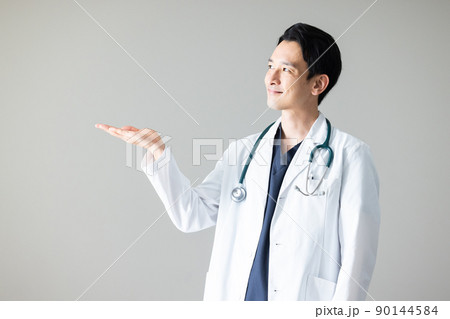 男性医師 90144584