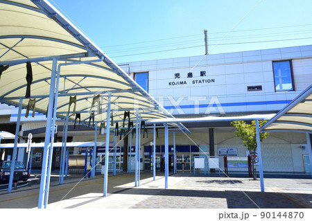 2021年。児島駅から岡山駅までの瀬戸大橋線の風景 90144870