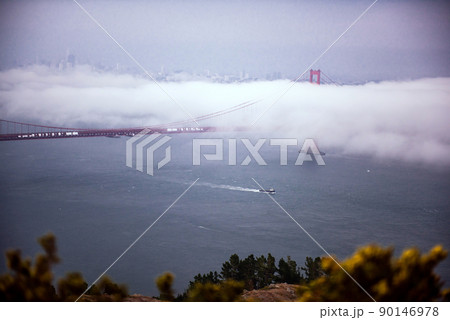 Famous Golden Gate Bridge, San Francisco CA US Famous Golden Gate Bridge, San Francisco CA US 90146978