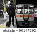 出発を待つ御殿場線　沼津駅 90147292