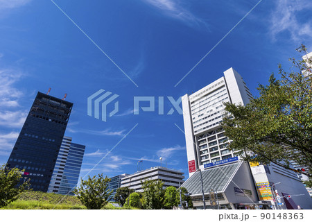 JR「中野」駅前の風景 中野サンプラザのビルディング JR「中野」駅前の風景 中野サンプラザのビルディング 90148363