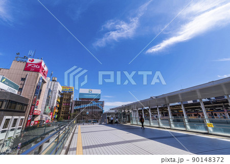 JR「中野」駅北口のペデストリアンデッキ JR「中野」駅北口のペデストリアンデッキ 90148372